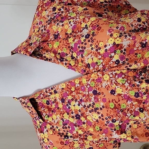 ALC (At Last Classics) Size M Salmon Multi Color Ditzy Floral Print Short Sleeve - Picture 2 of 10